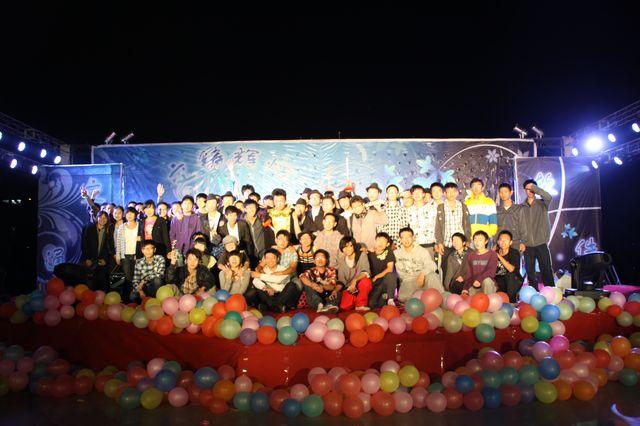 交铸辉煌,件舞奇迹迎新晚会-03